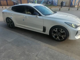 Kia Stinger 2.0 турбо, снимка 5