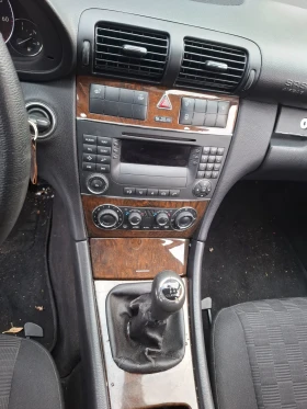 Mercedes-Benz C 180 Газ/бензин, снимка 5