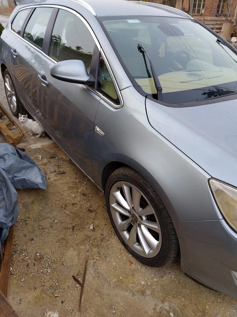 Opel Astra 1.7 CDTI 125 ks, снимка 2 - Автомобили и джипове - 46957798