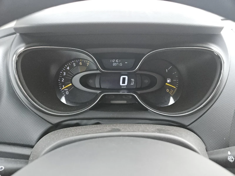 Renault Captur 1.2i--AUTOMAT, снимка 10 - Автомобили и джипове - 48235389