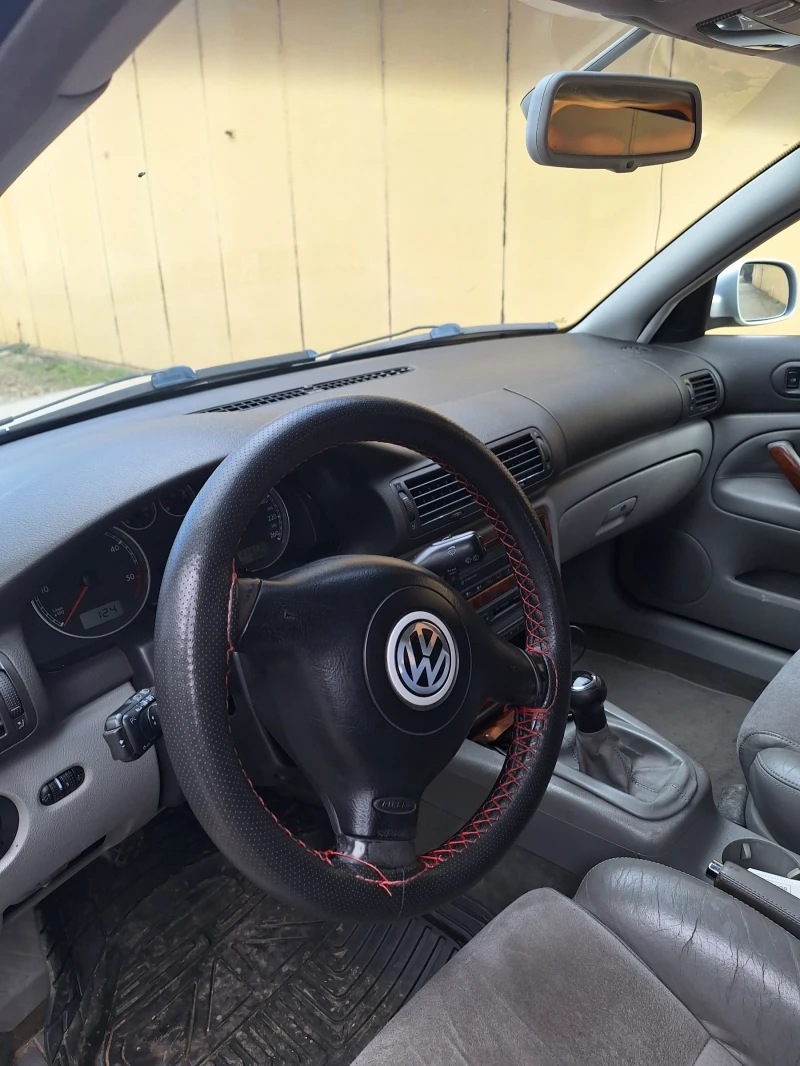 VW Passat 1.9 tdi, снимка 4 - Автомобили и джипове - 48994297