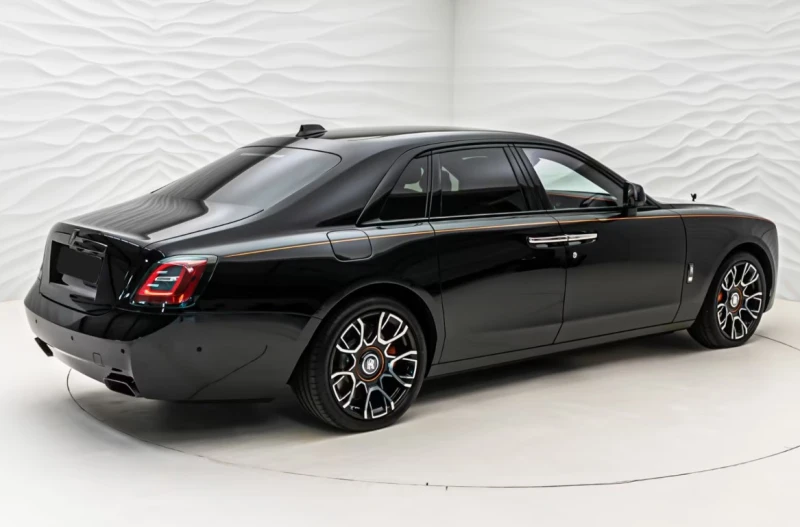 Rolls-Royce Ghost Black Badge* Shooting Star* Rear Theatre* Massage, снимка 4 - Автомобили и джипове - 50892965