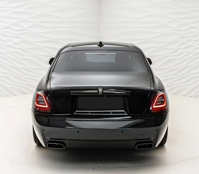 Rolls-Royce Ghost Black Badge* Shooting Star* Rear Theatre* Massage, снимка 6 - Автомобили и джипове - 50892965