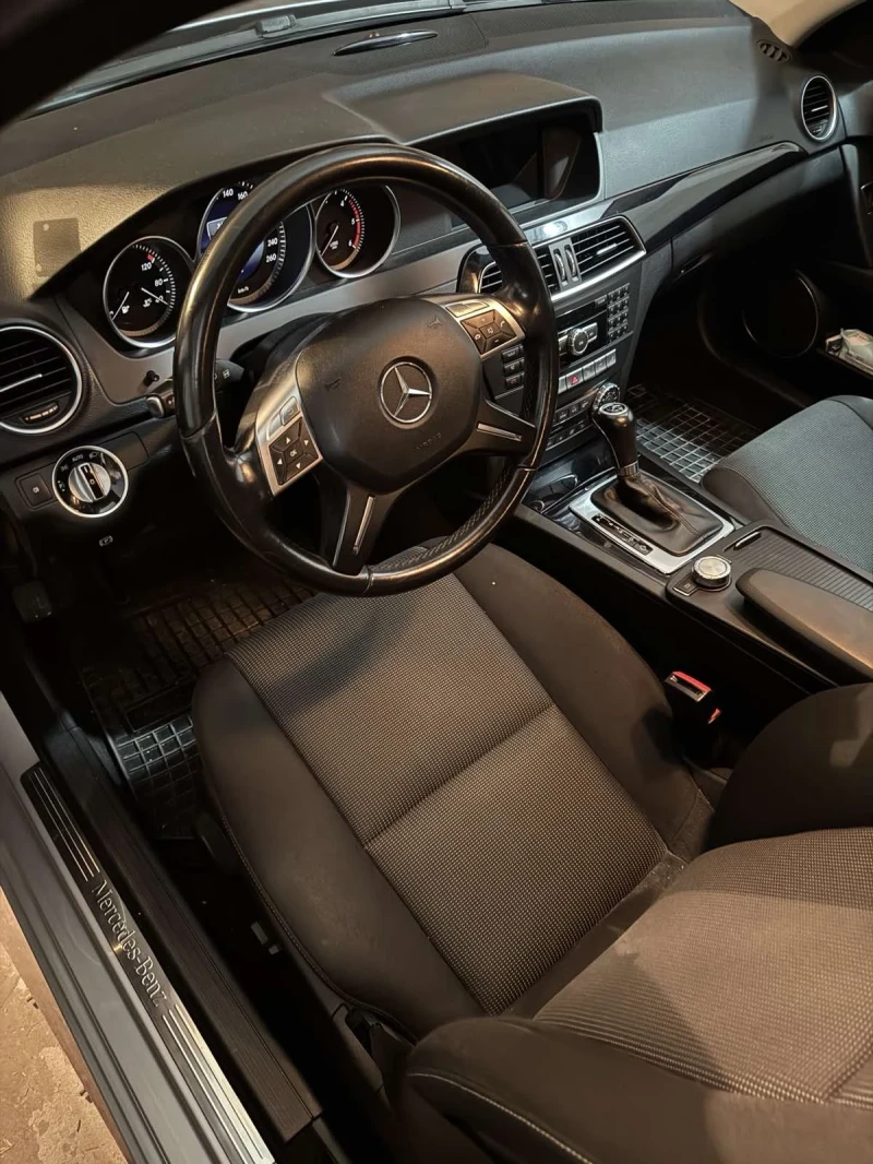 Mercedes-Benz C 220 С220, снимка 5 - Автомобили и джипове - 51629837