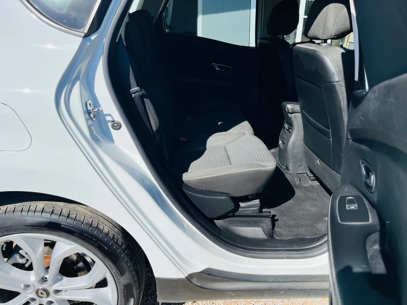 Renault Scenic 1.5 dci NAVI, снимка 14 - Автомобили и джипове - 51833971