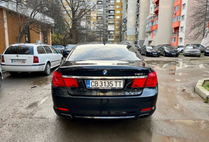 BMW 750, снимка 10 - Автомобили и джипове - 52324607