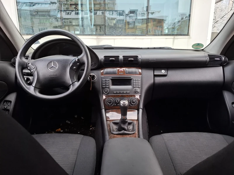Mercedes-Benz C 180 Газ/бензин, снимка 9 - Автомобили и джипове - 52952271