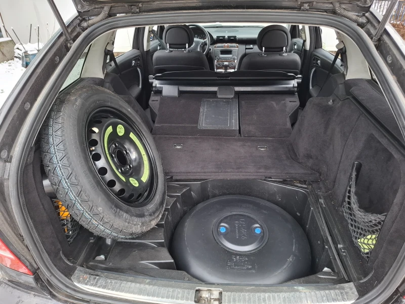 Mercedes-Benz C 180 Газ/бензин, снимка 12 - Автомобили и джипове - 52952271