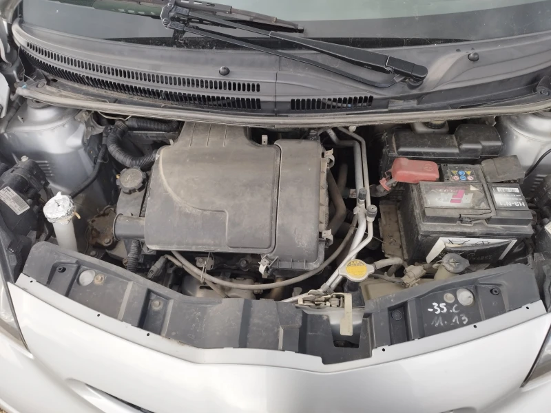 Toyota Aygo 1.0i 68 kc, снимка 16 - Автомобили и джипове - 52972601