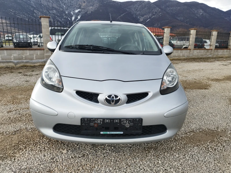 Toyota Aygo 1.0i 68 kc, снимка 8 - Автомобили и джипове - 52972601
