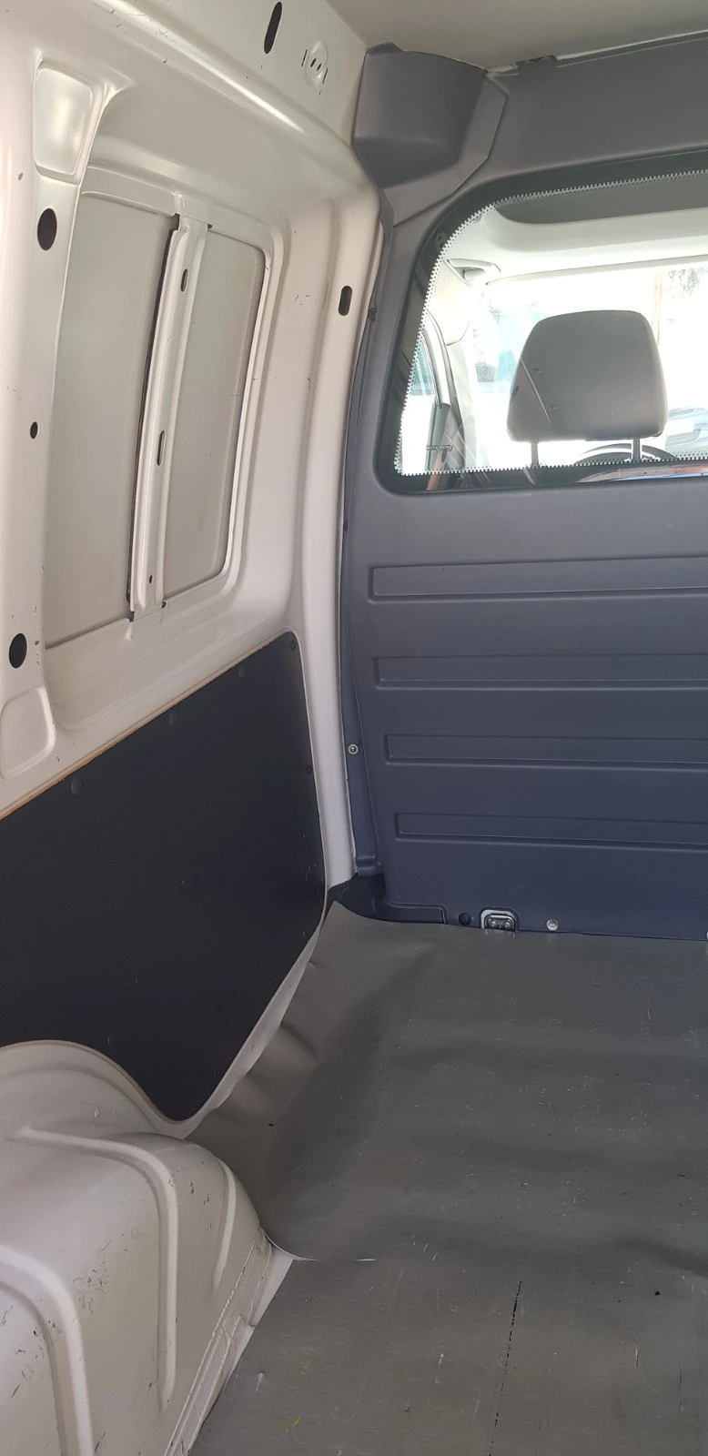 VW Caddy, снимка 12 - Автомобили и джипове - 52659663