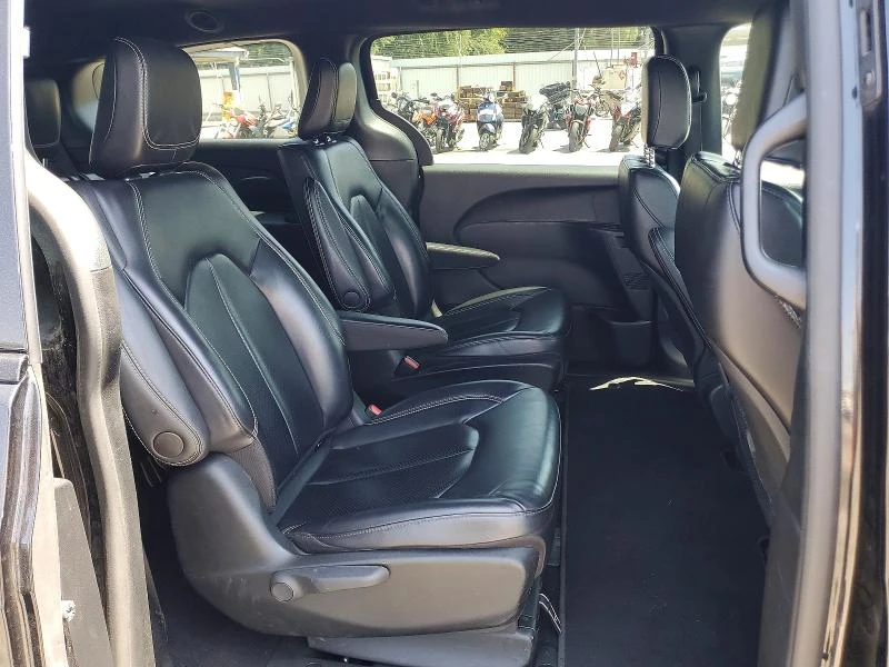 Chrysler Pacifica * KEYLESS* Camera* 360* , снимка 11 - Автомобили и джипове - 55046619
