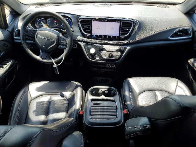 Chrysler Pacifica * KEYLESS* Camera* 360* , снимка 8 - Автомобили и джипове - 55046619