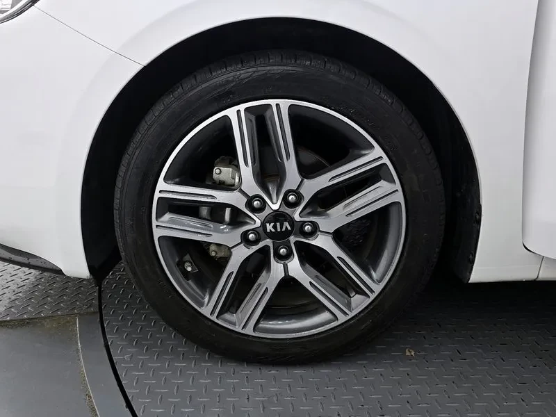 Kia K3 Noblesse, снимка 5 - Автомобили и джипове - 55884837