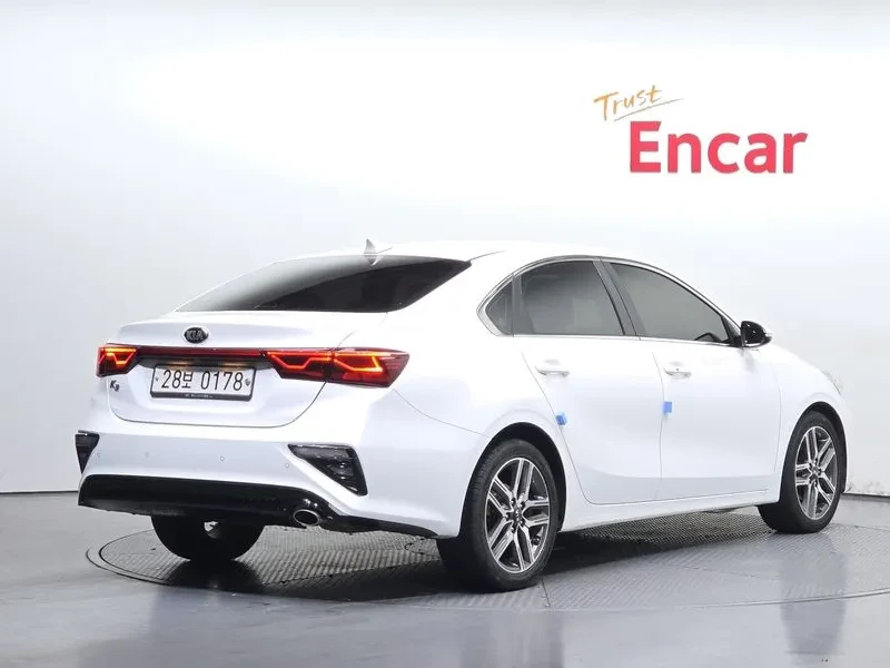 Kia K3 Noblesse, снимка 2 - Автомобили и джипове - 55884837
