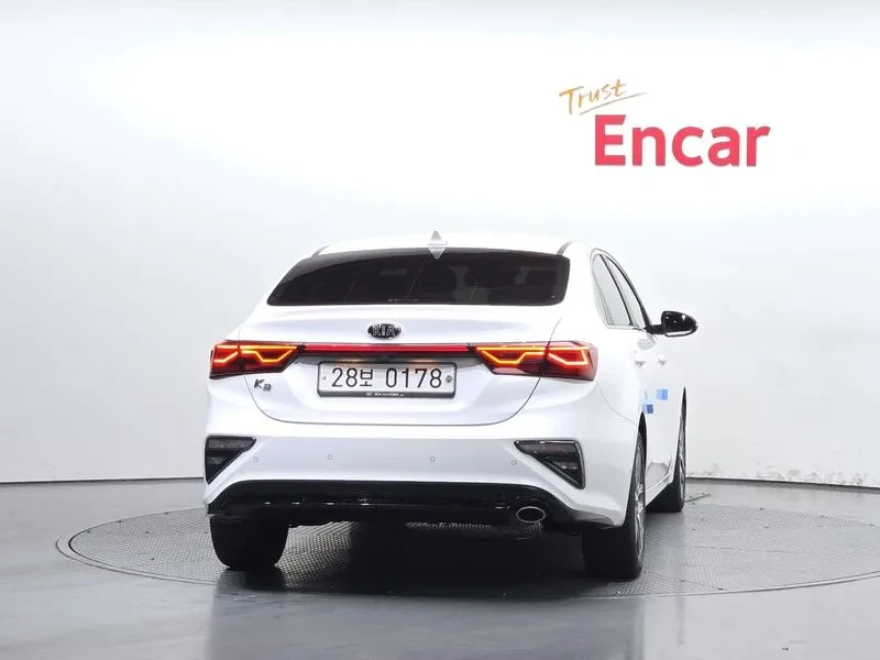 Kia K3 Noblesse, снимка 4 - Автомобили и джипове - 55884837