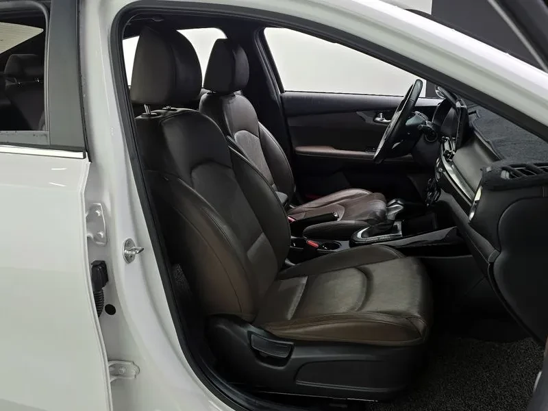 Kia K3 Noblesse, снимка 12 - Автомобили и джипове - 55884837