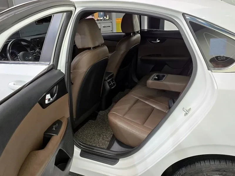 Kia K3 Noblesse, снимка 11 - Автомобили и джипове - 55884837