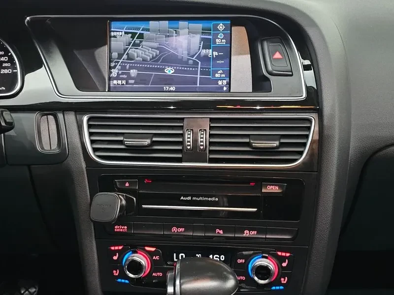 Audi A5 2.0 TDI Quattro - САМО 30% АВАНС, снимка 15 - Автомобили и джипове - 56003344