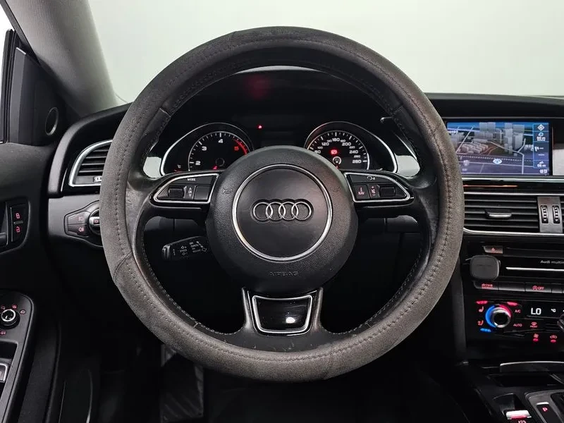 Audi A5 2.0 TDI Quattro - САМО 30% АВАНС, снимка 13 - Автомобили и джипове - 56003344