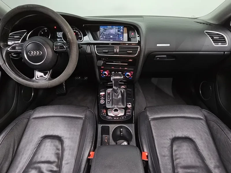 Audi A5 2.0 TDI Quattro - САМО 30% АВАНС, снимка 7 - Автомобили и джипове - 56003344
