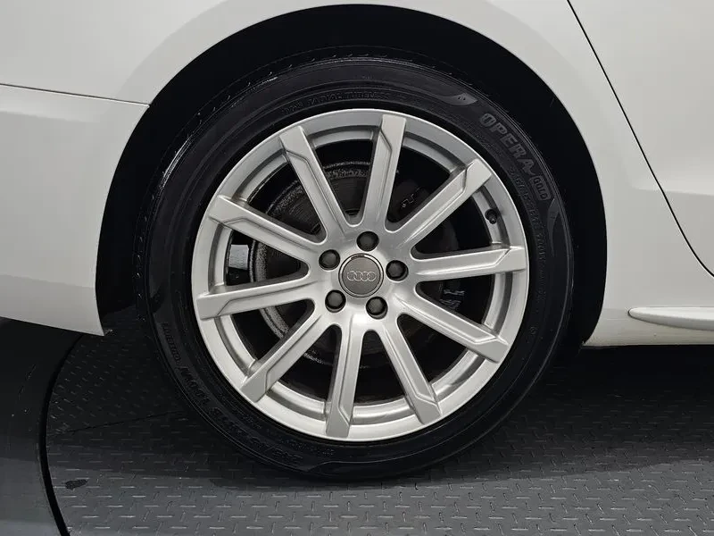 Audi A5 2.0 TDI Quattro - САМО 30% АВАНС, снимка 5 - Автомобили и джипове - 56003344