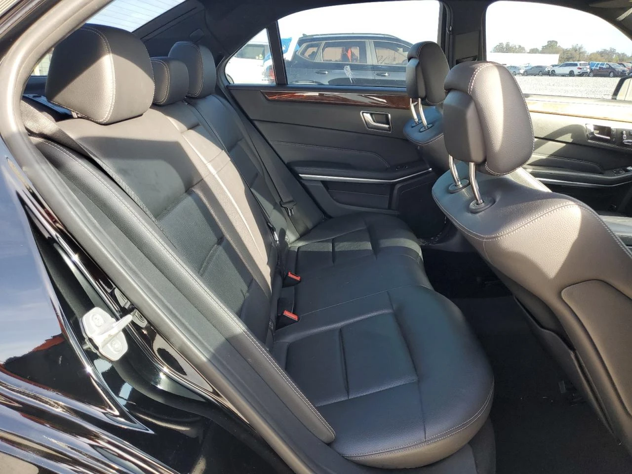 Mercedes-Benz E 350 * Възможност за Лизинг*  - изображение 10