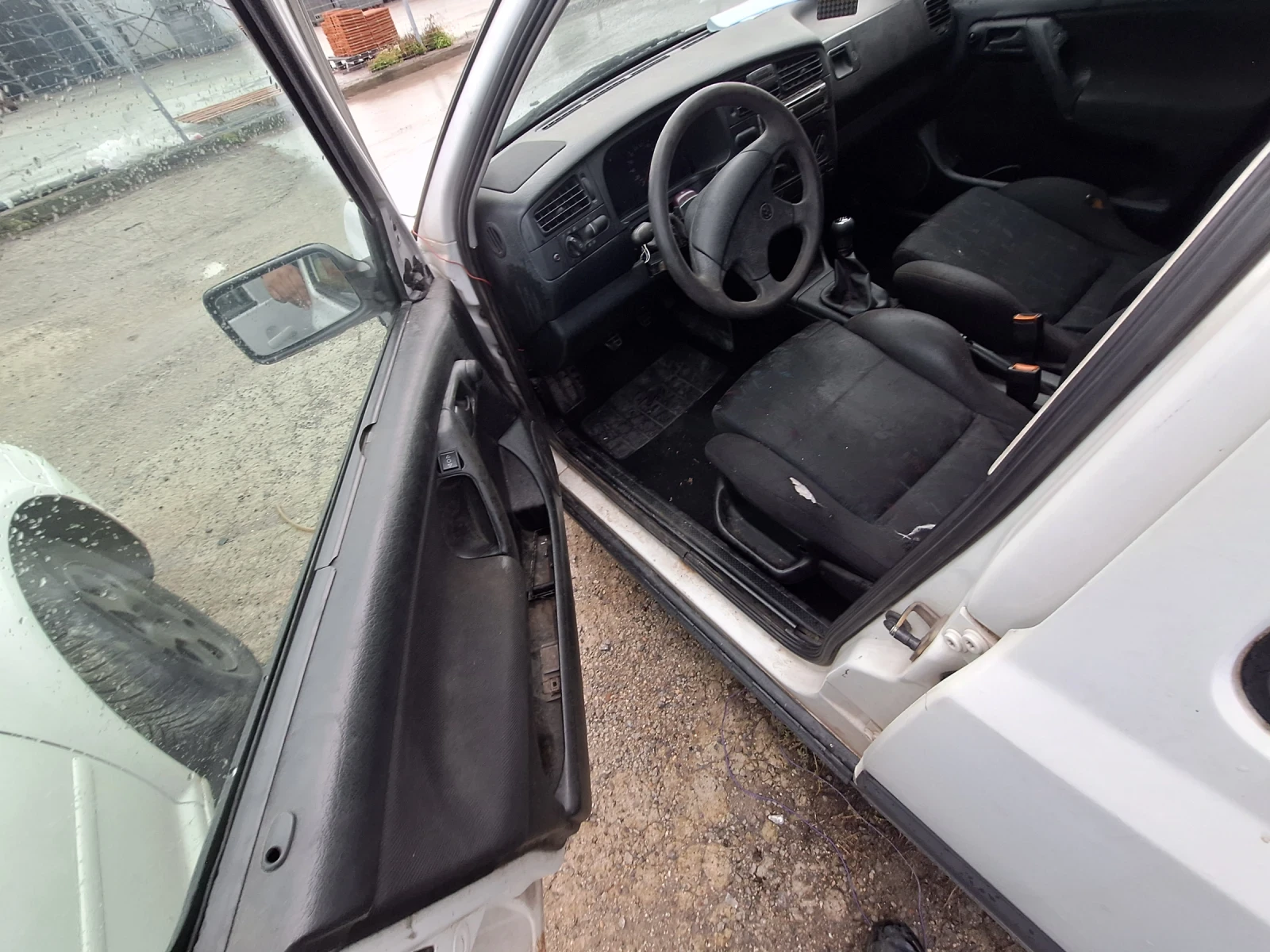 VW Golf 1.6 - изображение 4
