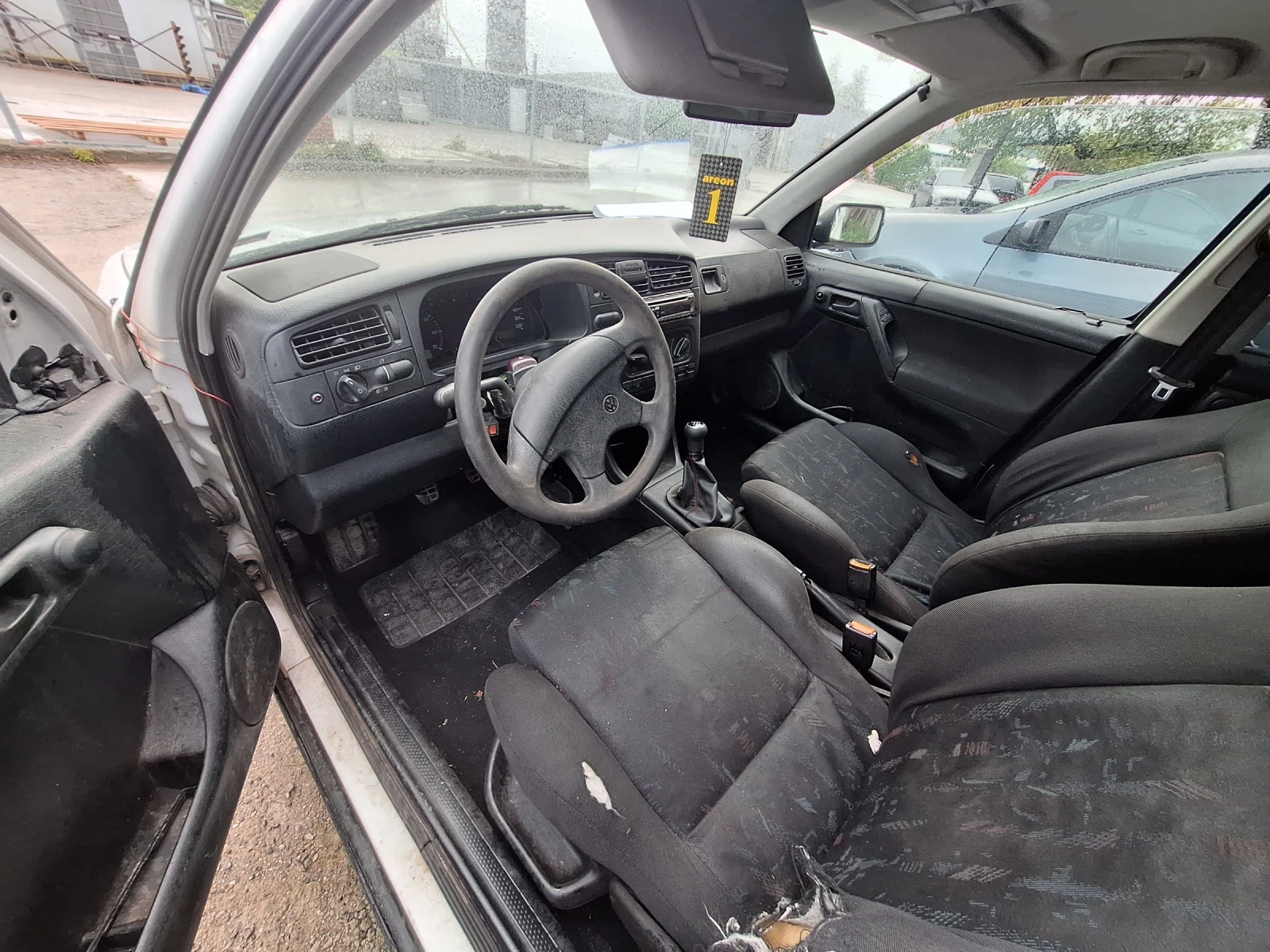 VW Golf 1.6 - изображение 5