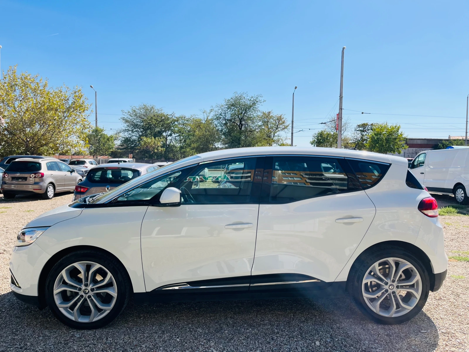 Renault Scenic 1.5 dci NAVI - изображение 4