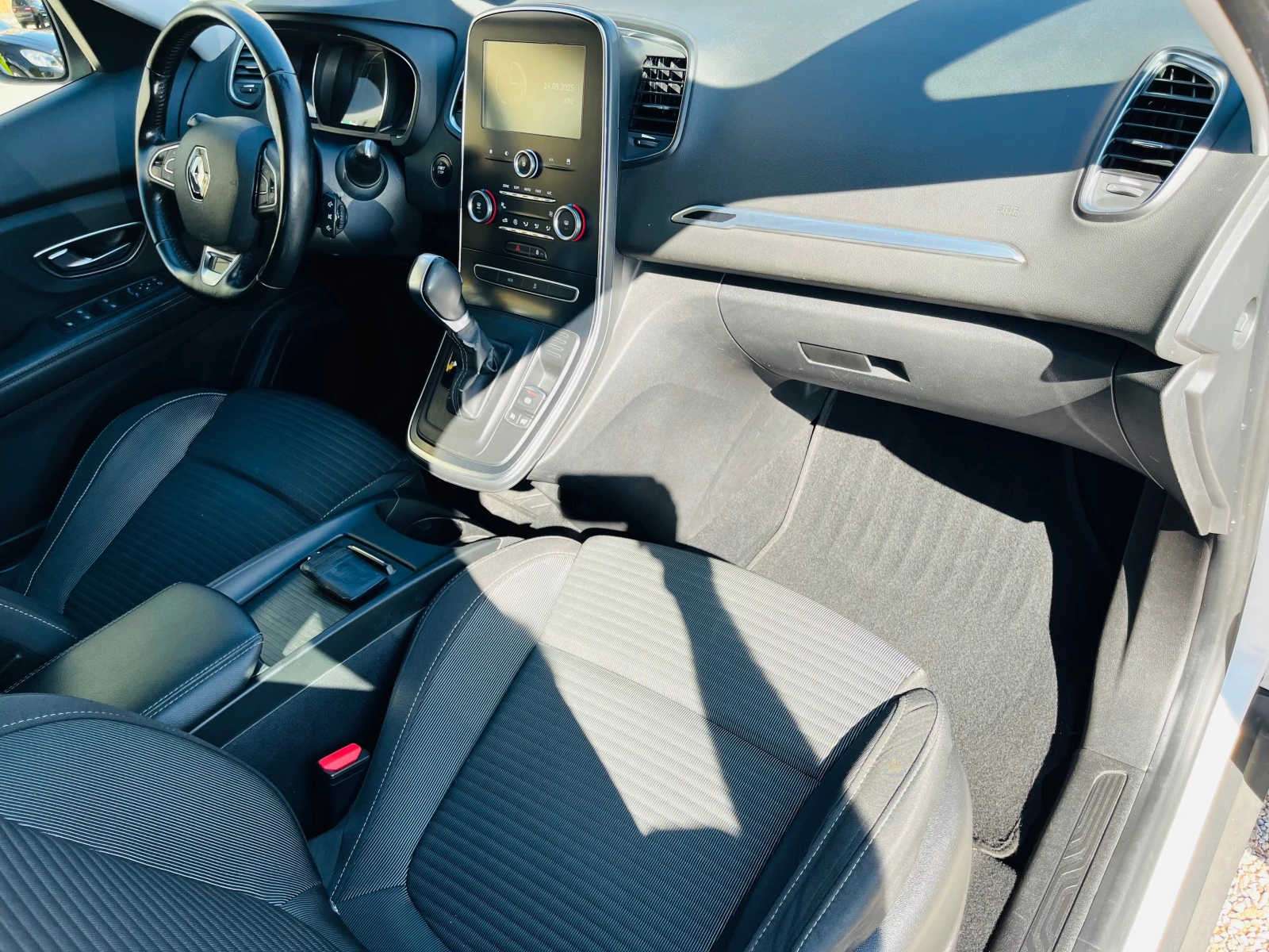 Renault Scenic 1.5 dci NAVI | Mobile.bg   13