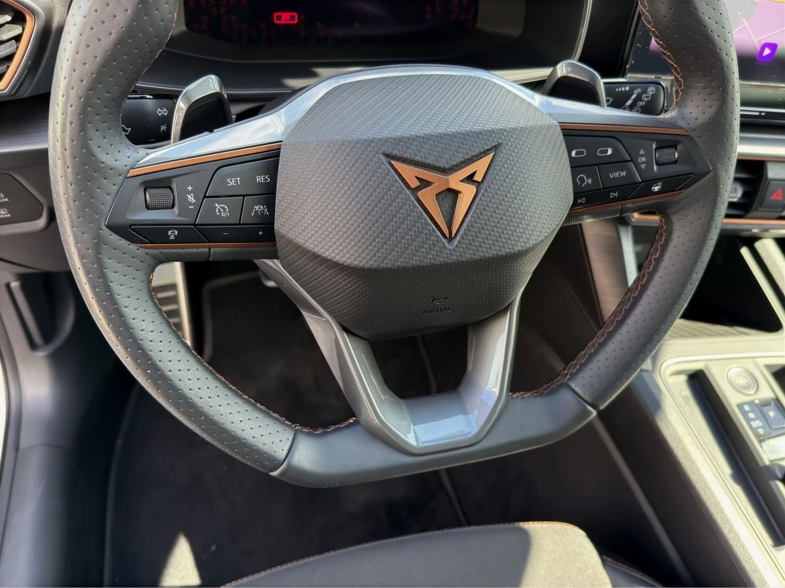Cupra Formentor VZ/1.4 PHEV/245HP/MEMO/CAM/NAVI/LED/KLESS/392g - изображение 5