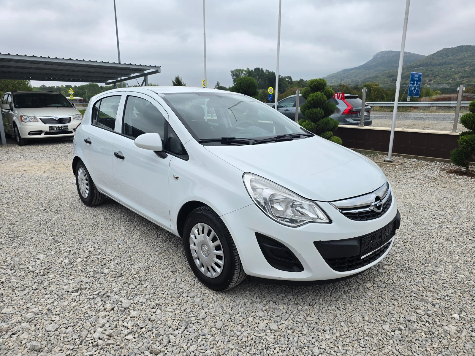 Opel Corsa 1.2 КЛИМАТИК РЕАЛНИ КИЛОМЕТРИ - изображение 7