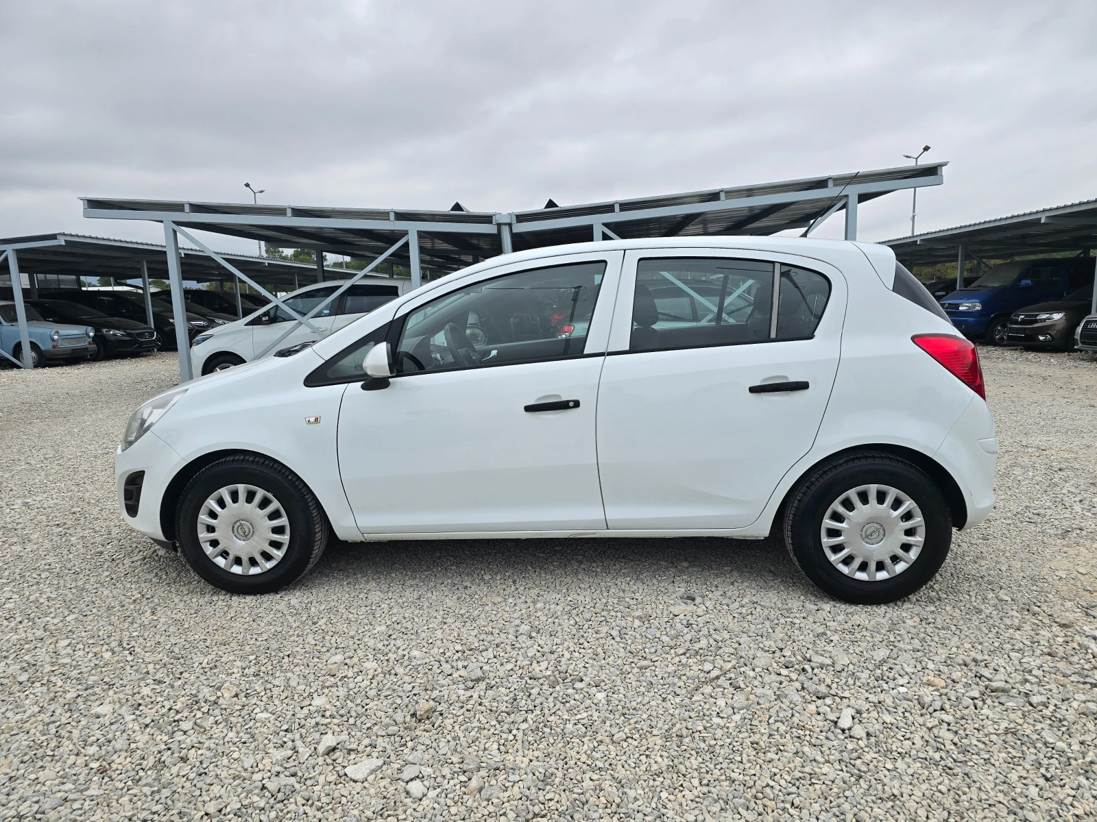 Opel Corsa 1.2 КЛИМАТИК РЕАЛНИ КИЛОМЕТРИ - изображение 2