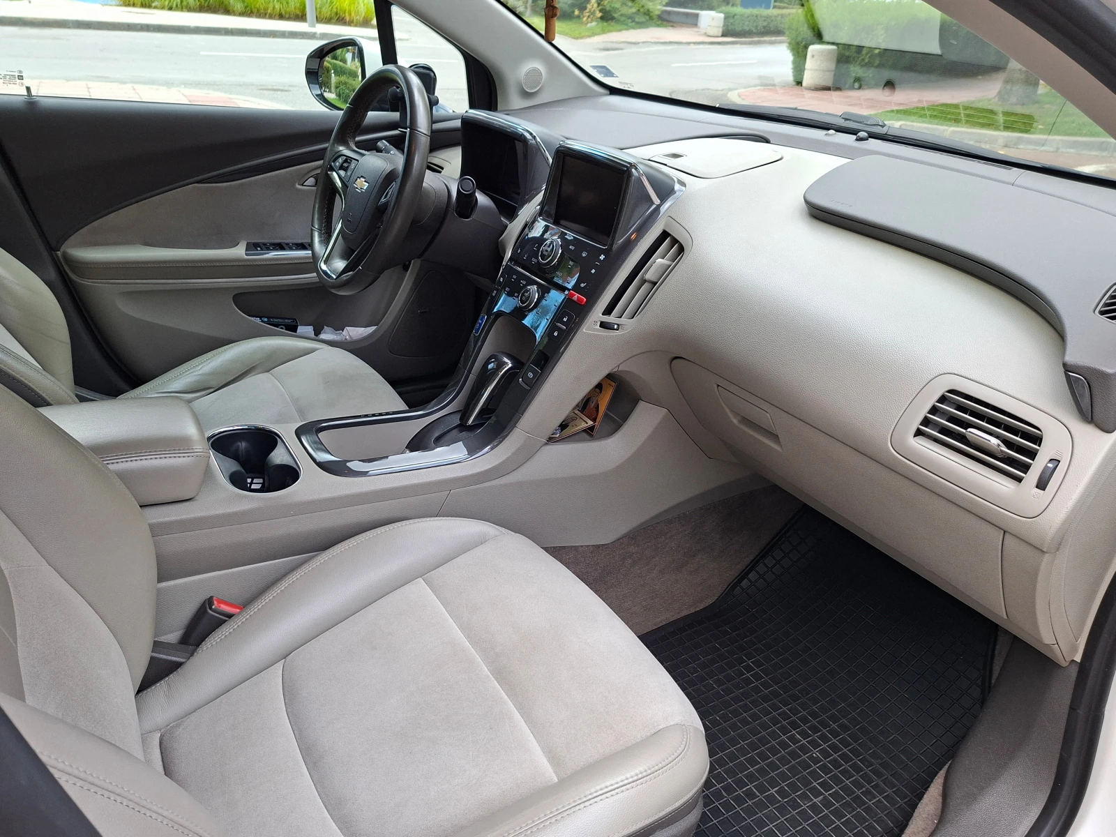 Chevrolet Volt ЕЛЕКТРИЧЕСКИ - изображение 8