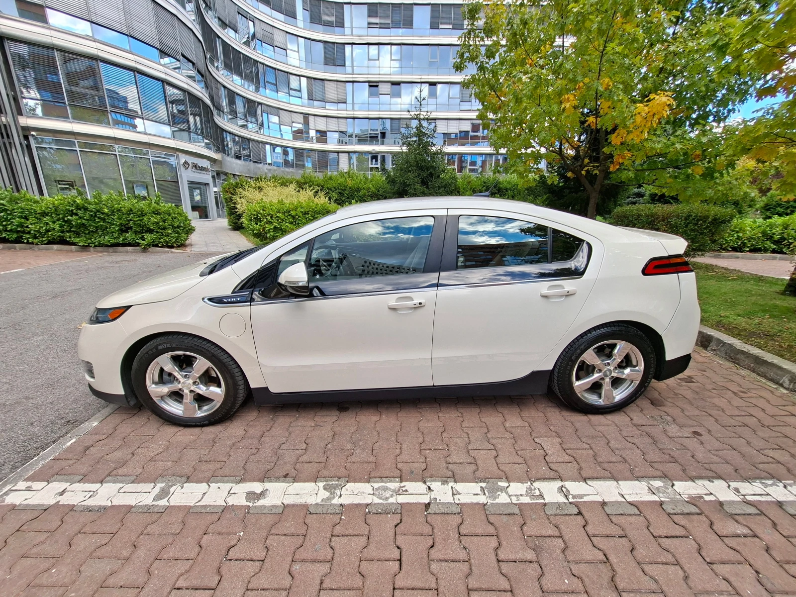 Chevrolet Volt ЕЛЕКТРИЧЕСКИ - изображение 2