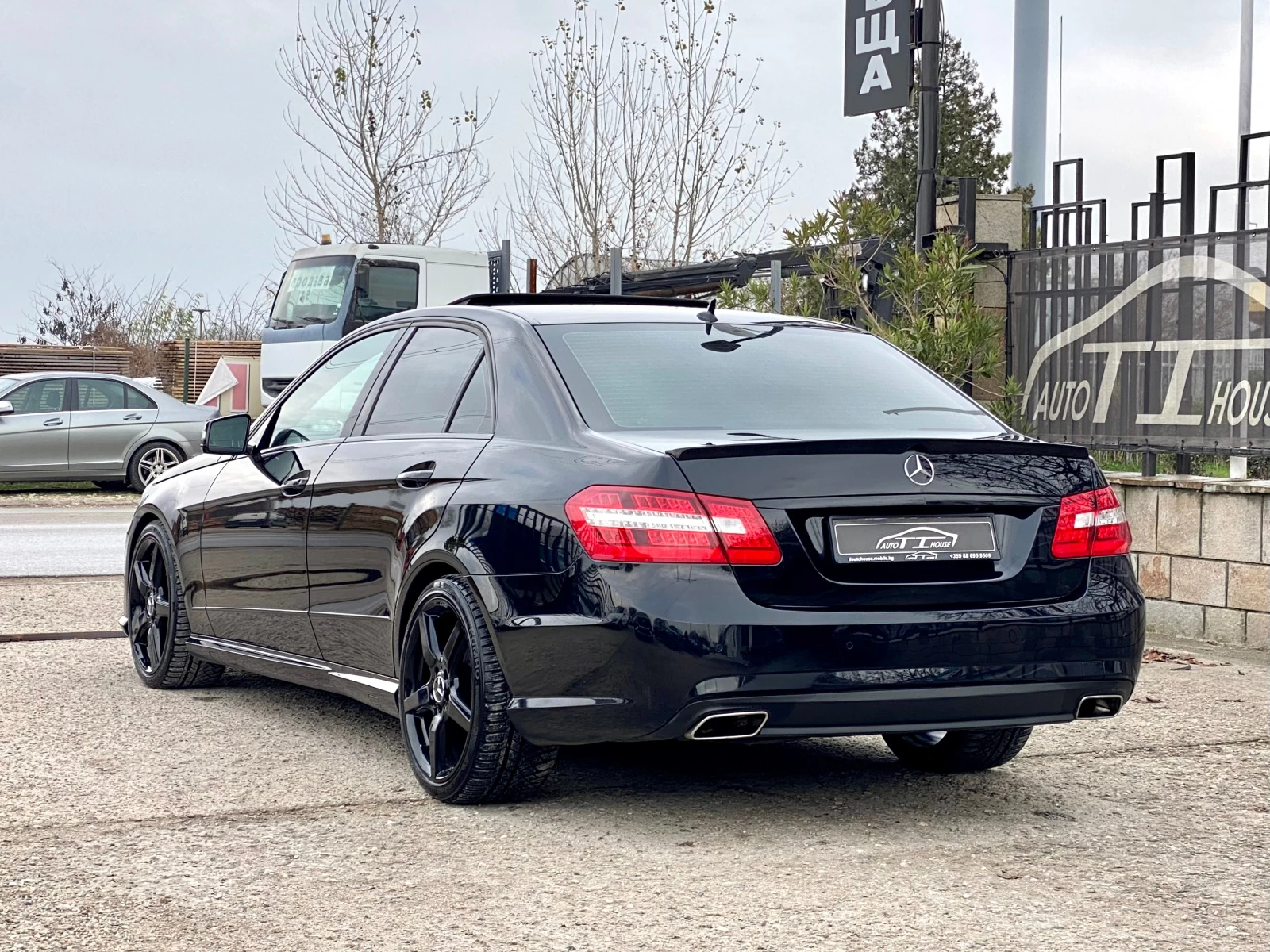 Mercedes-Benz E 500 AMG* 4Matic* Key GO* Distronic* MAX FULL*  - изображение 4