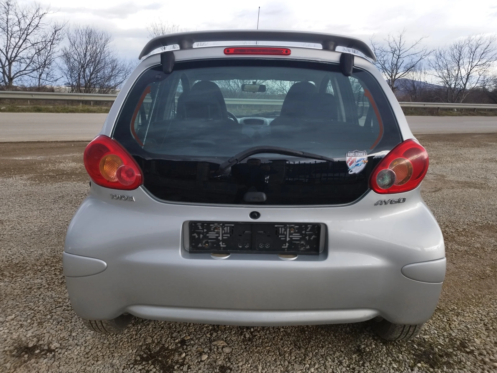 Toyota Aygo 1.0i 68 kc - изображение 4