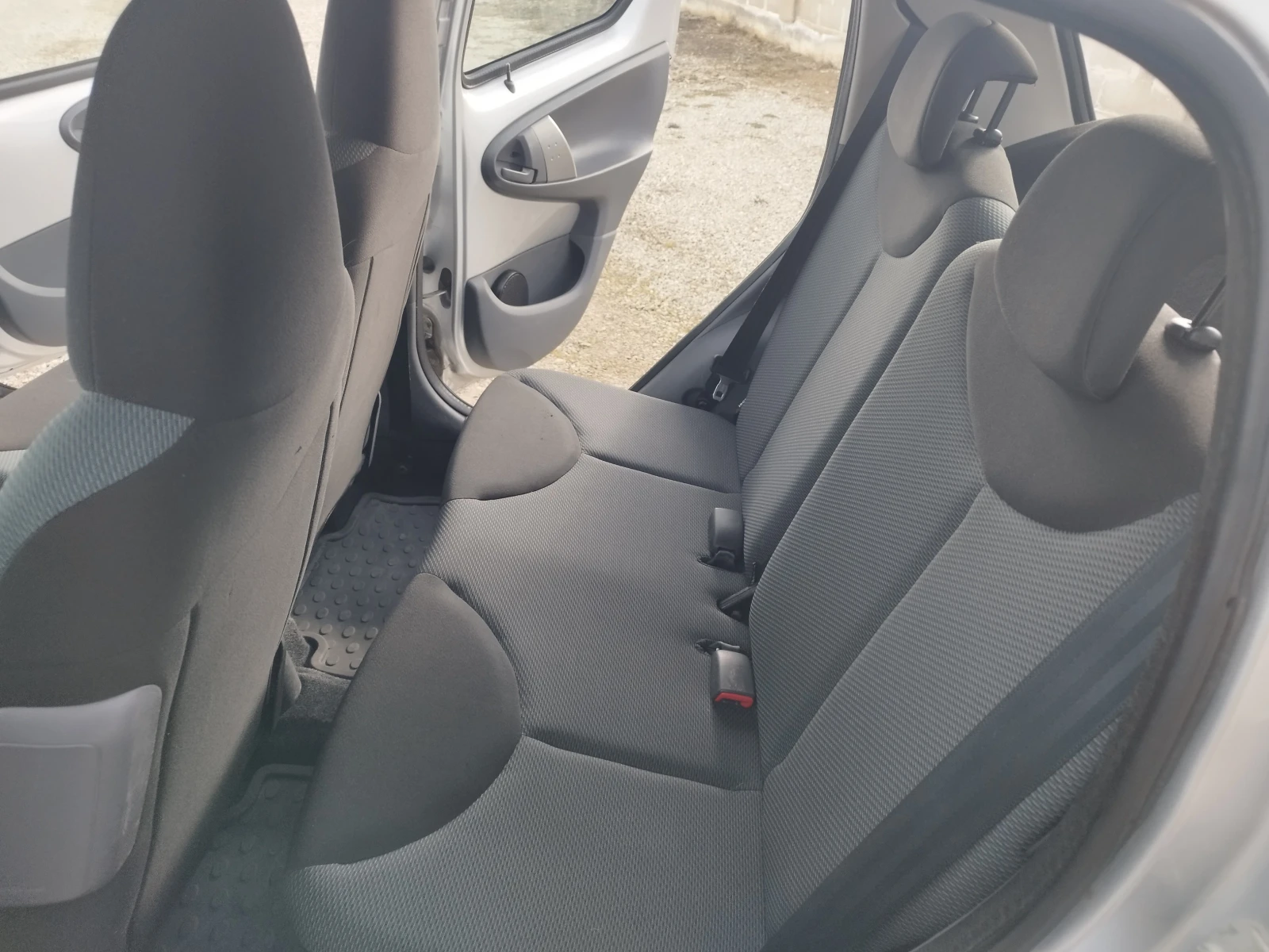 Toyota Aygo 1.0i 68 kc - изображение 10