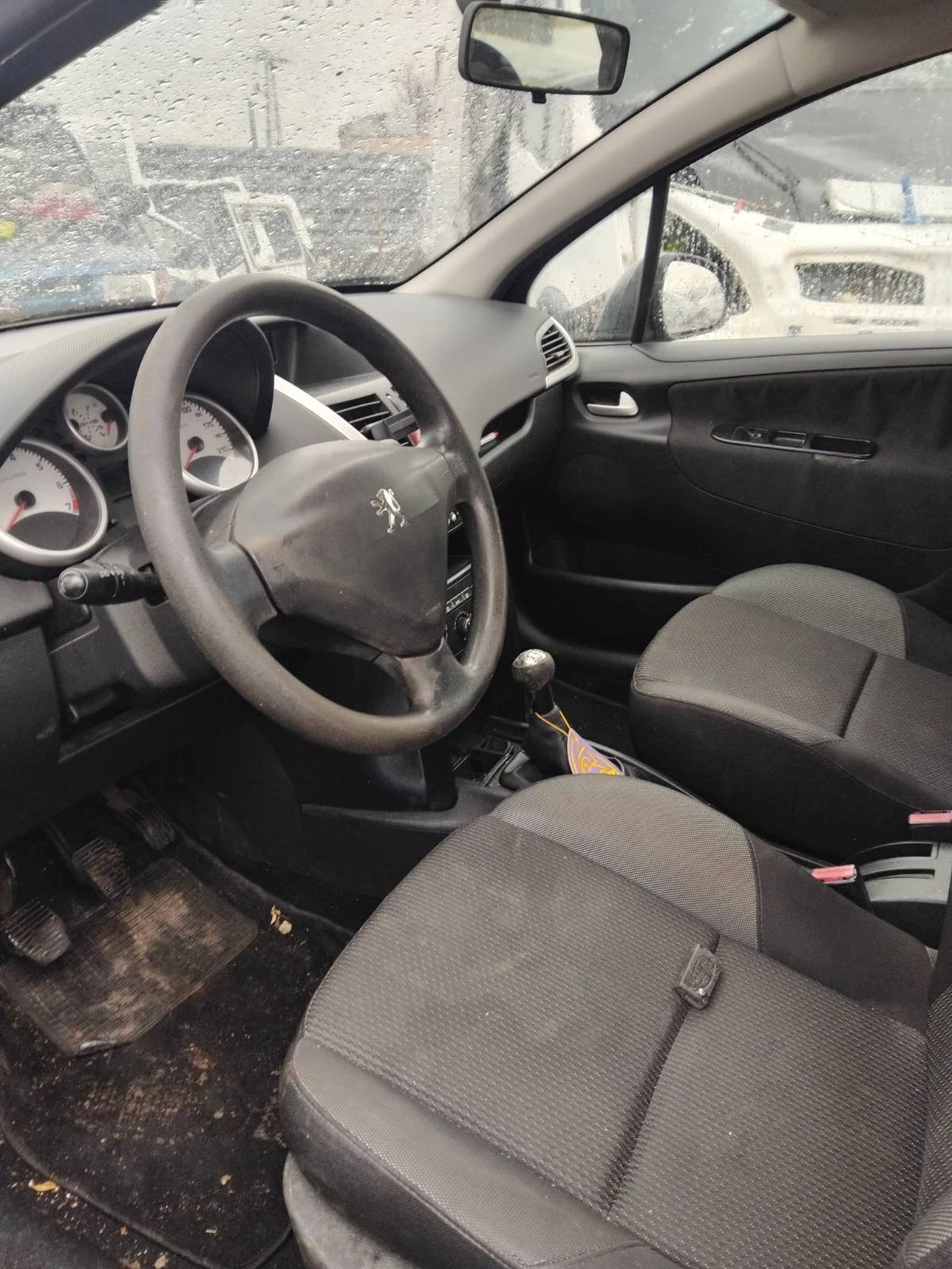 Peugeot 207 1.4 - изображение 5