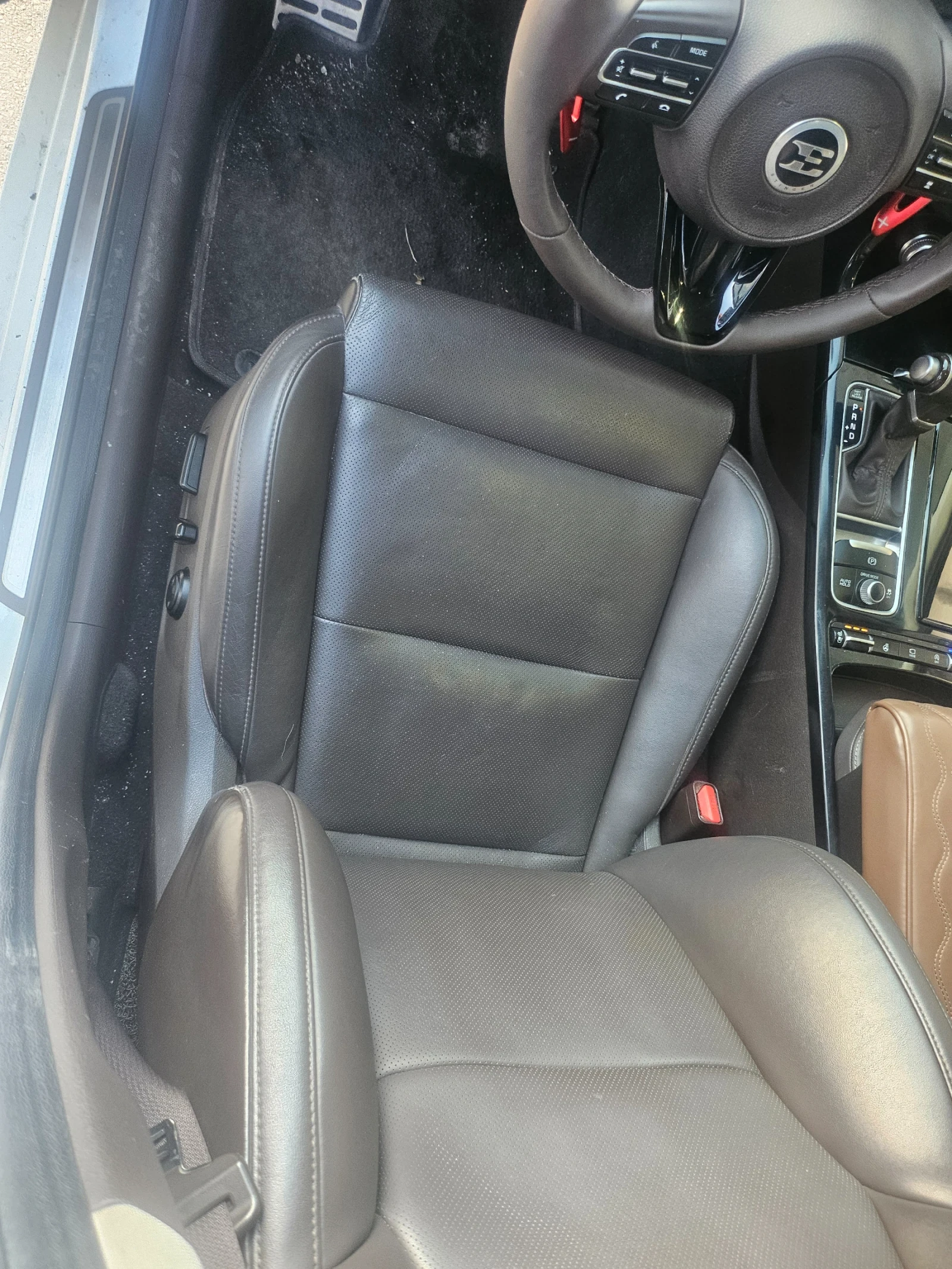 Kia Stinger 2.0 турбо, снимка 10 - Автомобили и джипове - 54035598