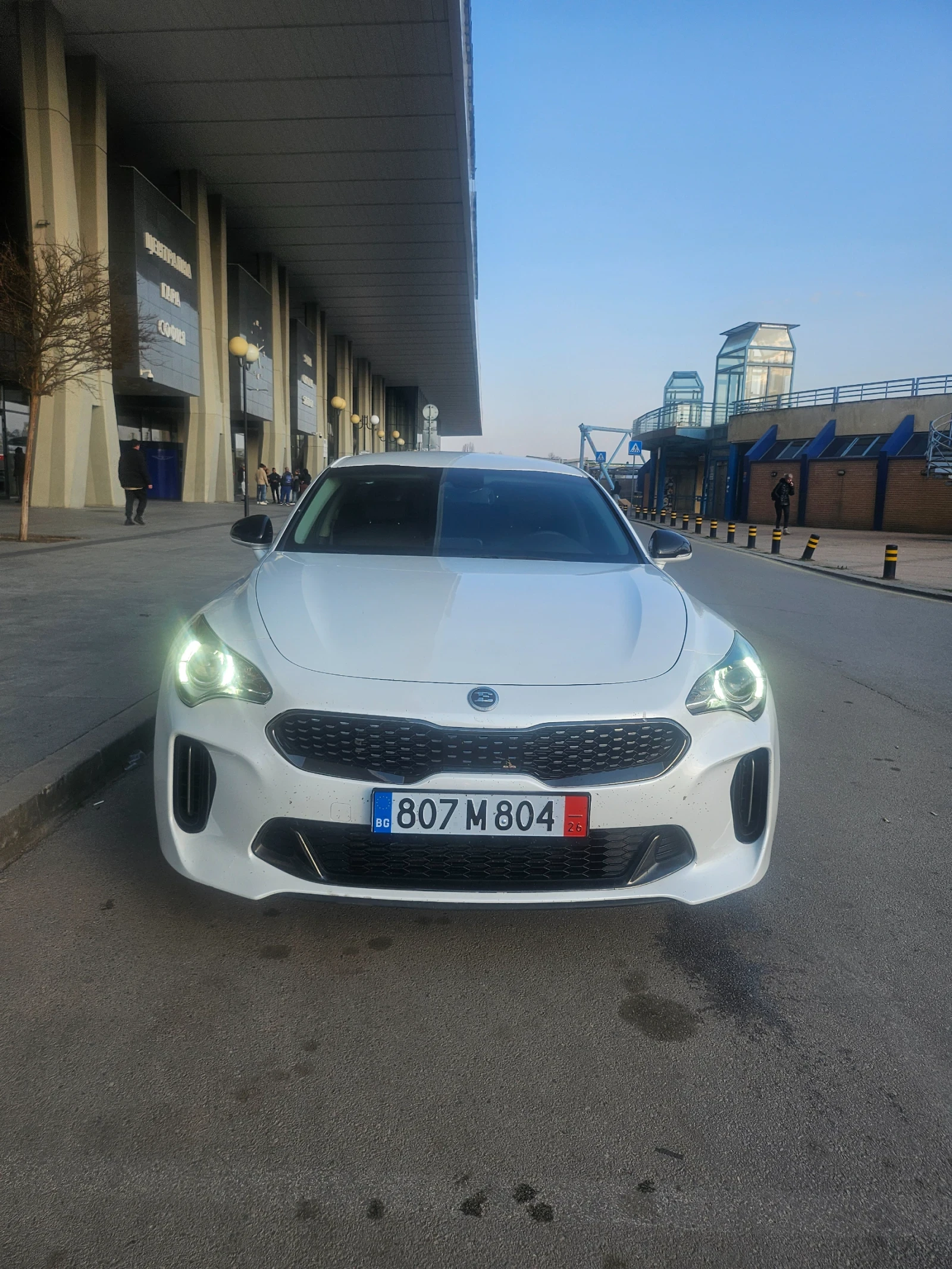 Kia Stinger 2.0 турбо, снимка 16 - Автомобили и джипове - 54035598