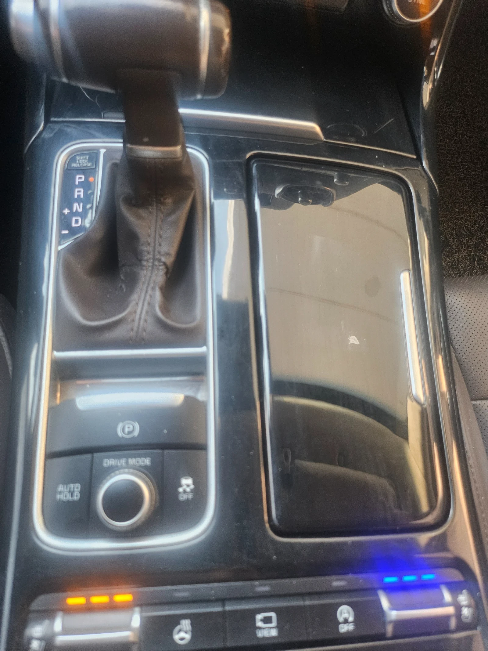 Kia Stinger 2.0 турбо, снимка 15 - Автомобили и джипове - 54035598