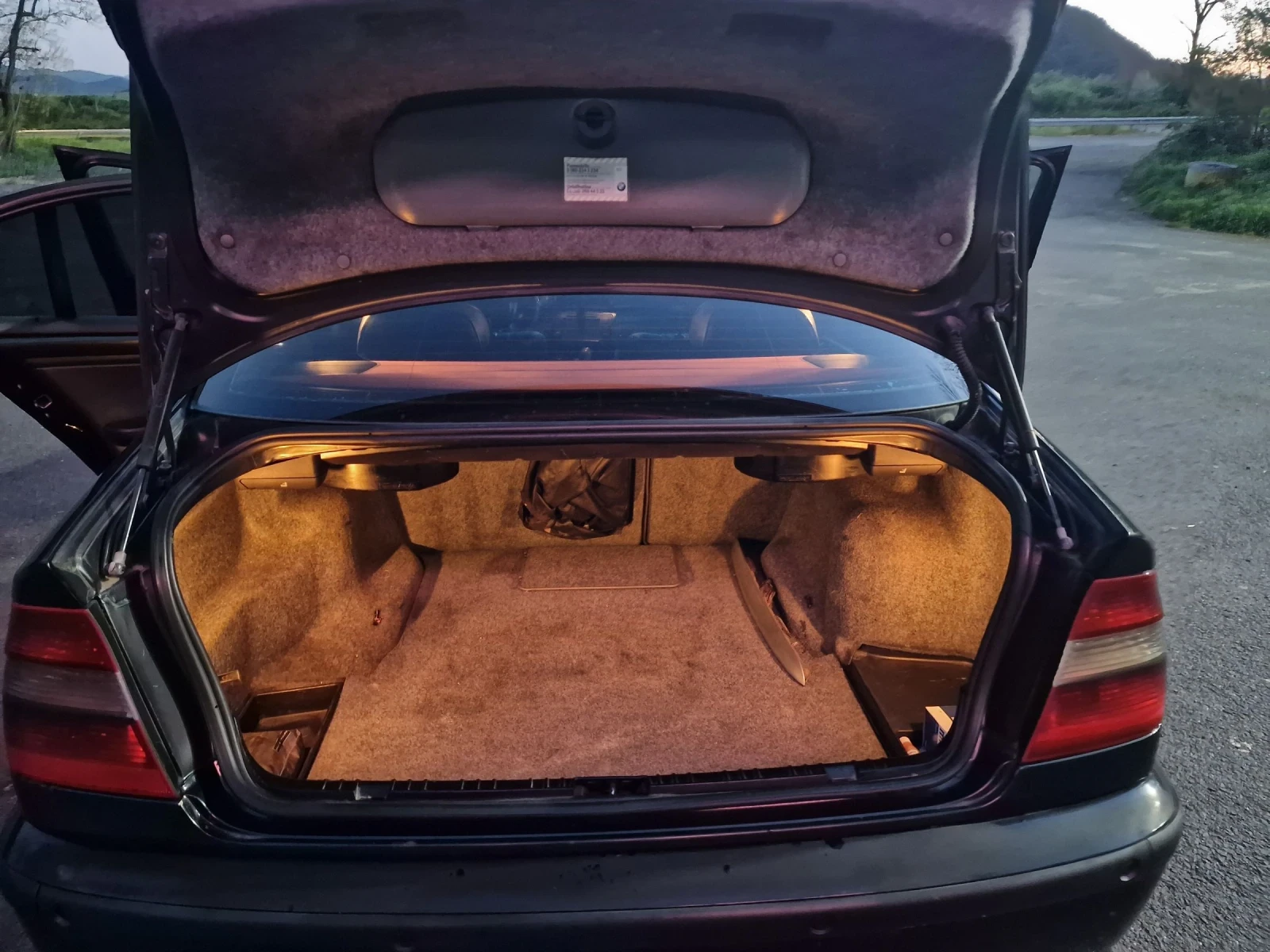 BMW 320 Automatic/Facelift, снимка 13 - Автомобили и джипове - 54344761