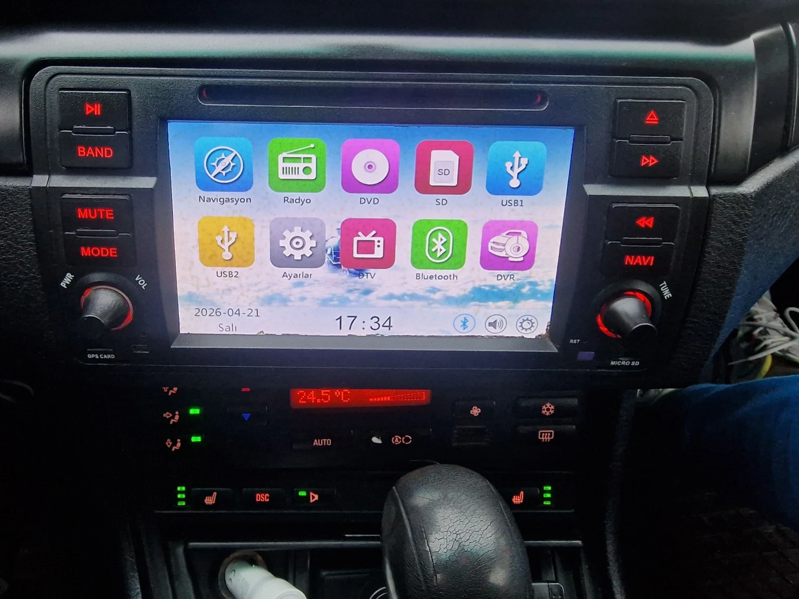 BMW 320 Automatic/Facelift, снимка 6 - Автомобили и джипове - 54344761