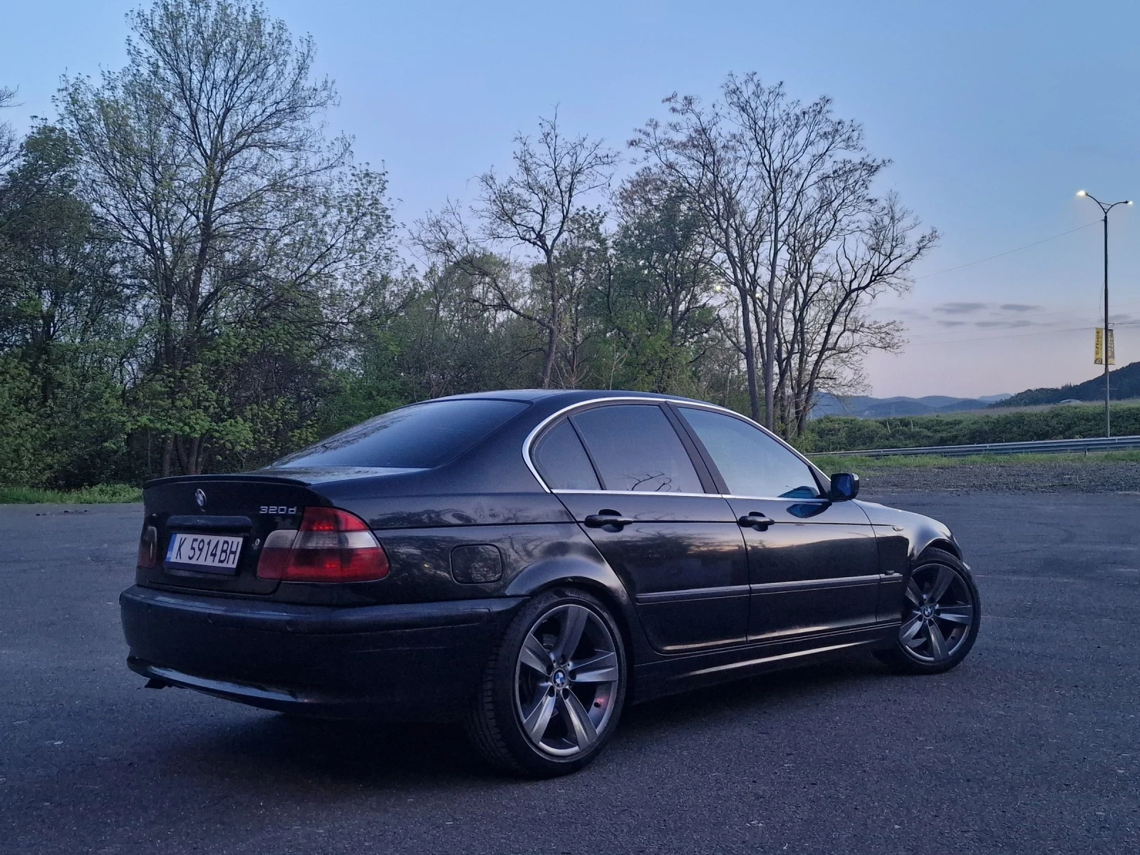 BMW 320 Automatic/Facelift, снимка 4 - Автомобили и джипове - 54344761