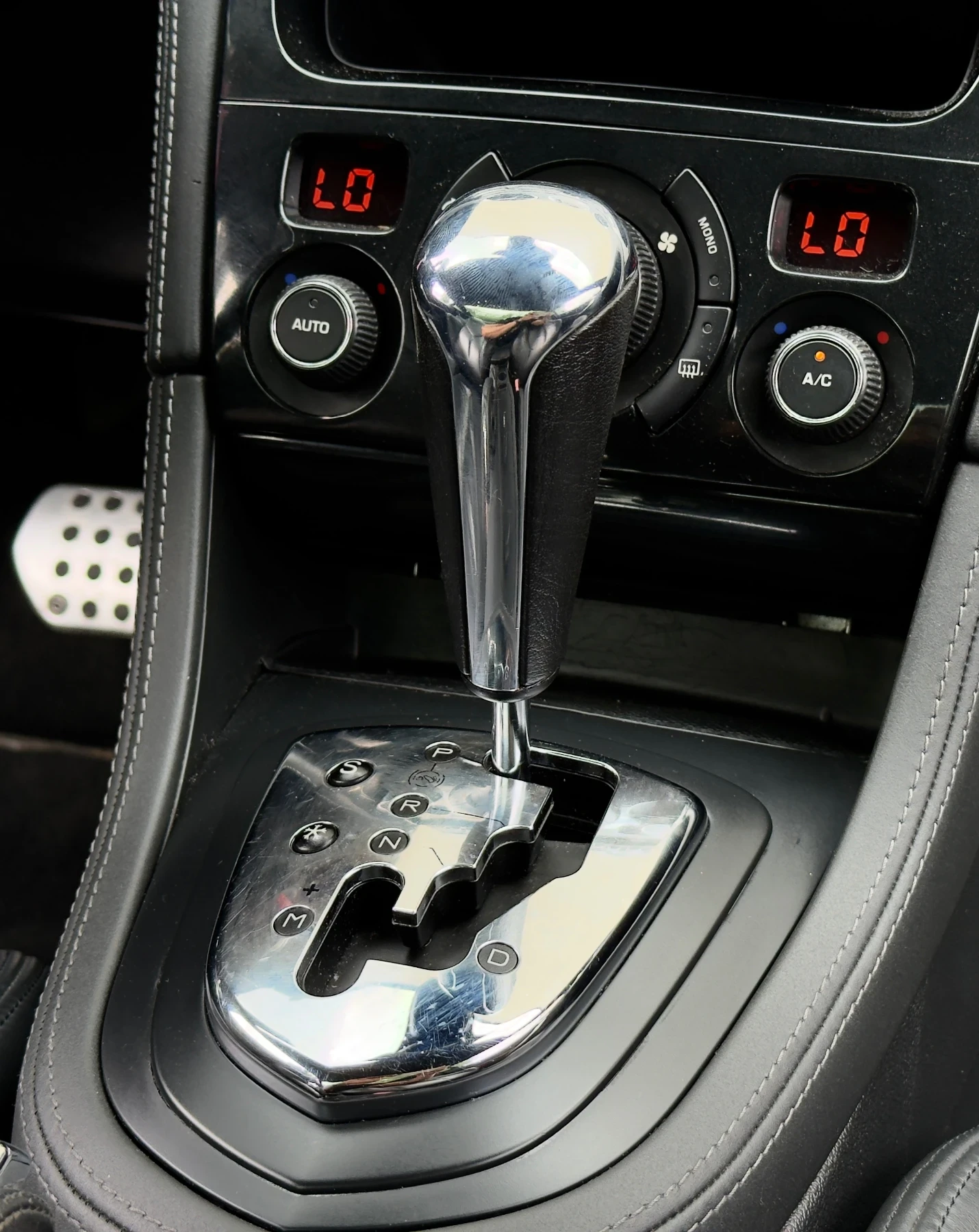 Peugeot RCZ 1.6i //Turbo* AVTOMAT* NAVI* FACELIFT* , снимка 16 - Автомобили и джипове - 54777167