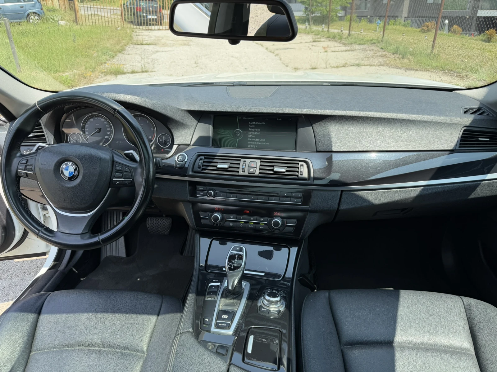 BMW 520 M-SPORT ПАНОРАМА КОЖА  КАМЕРА KEYLESS, снимка 10 - Автомобили и джипове - 55156814