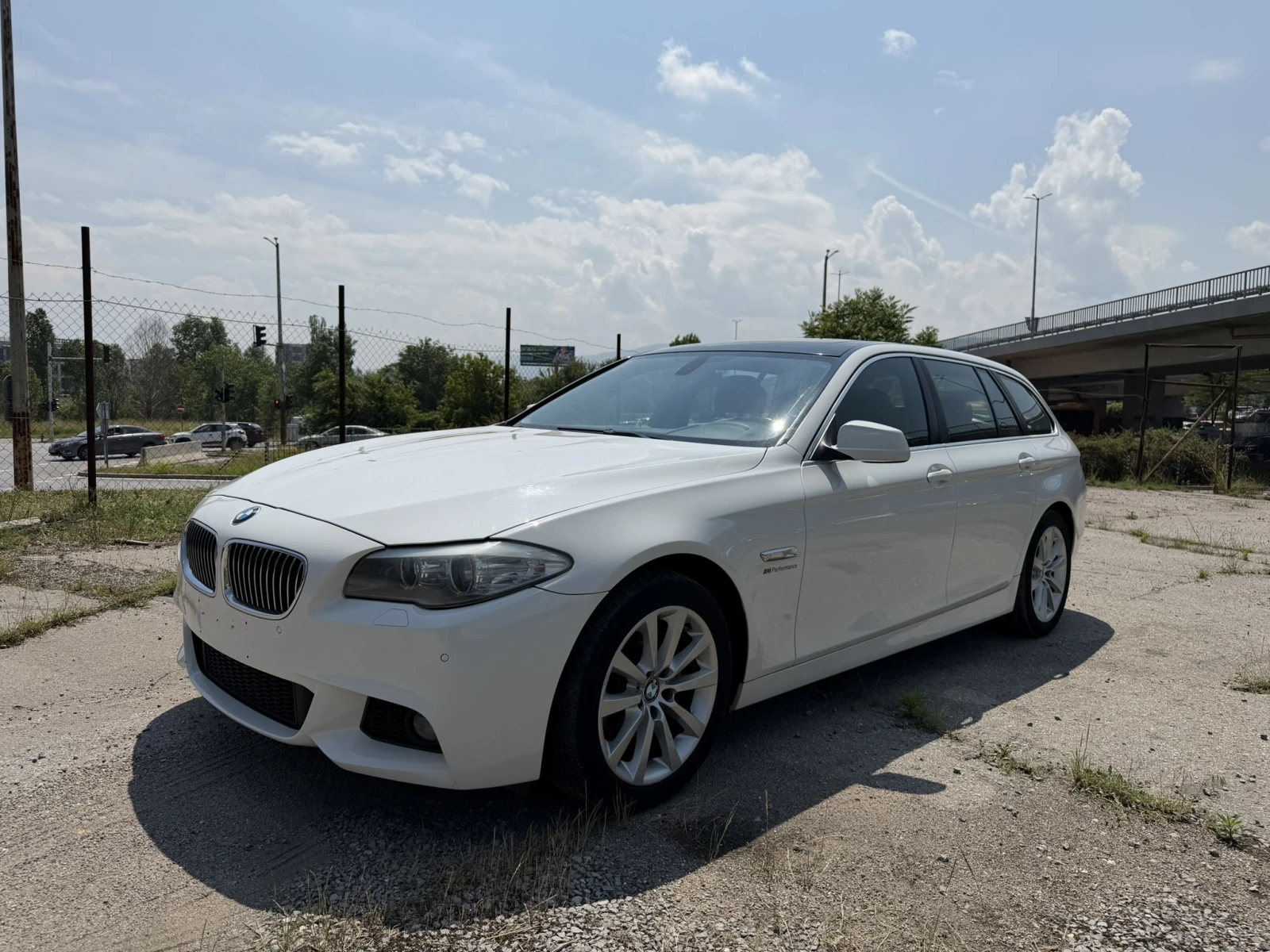 BMW 520 M-SPORT ПАНОРАМА КОЖА  КАМЕРА KEYLESS, снимка 3 - Автомобили и джипове - 55156814