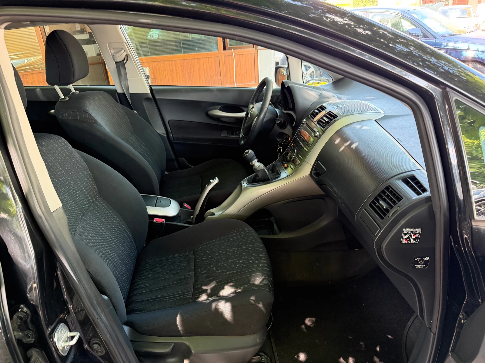 Toyota Auris 2.0D-4D, снимка 10 - Автомобили и джипове - 55422077